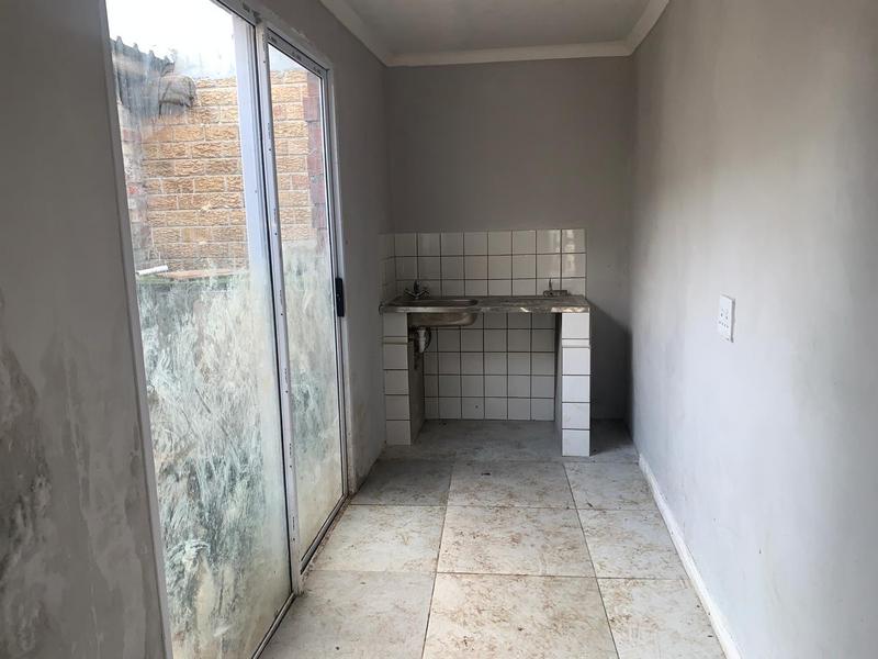 4 Bedroom Property for Sale in Lentegeur Western Cape